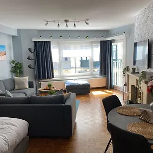 Studio Direct Aan Het Hoofdstrand Van - Naast Casino Apartment